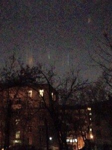 В Рождество над Москвой появились столбы света
