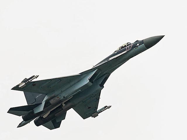 Су-27 чуть не сбил американский самолет-разведчик