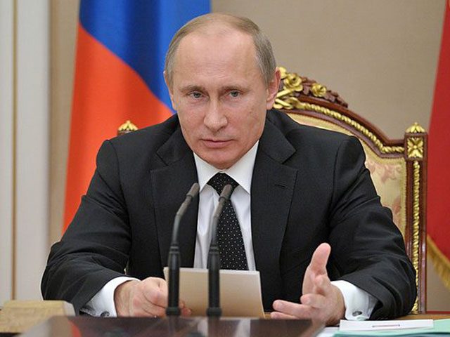 Путин освободил от должности порядка 20 генералов