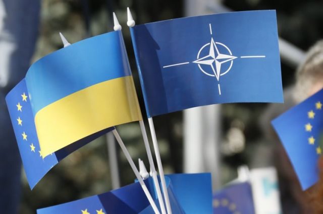 Украину приравняли к восточному флангу НАТО
