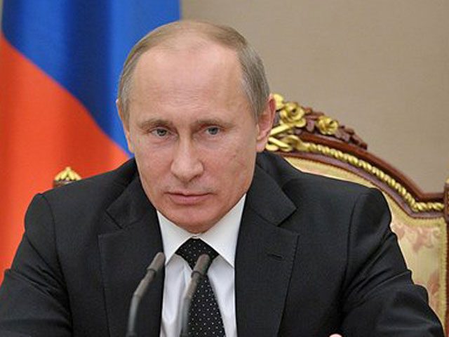 Путин призвал заботиться о ветеранах и не допустить пересмотра истории