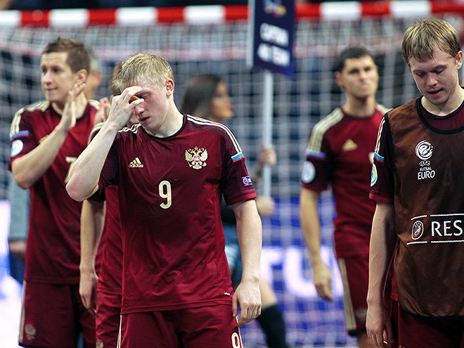 Петицию о роспуске сборной РФ по футболу подписали 600 тыс. человек