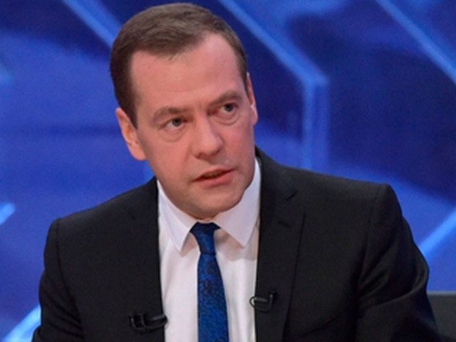 Медведев поведал об импортозамещении на своем новогоднем столе