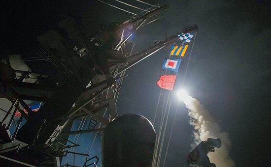 США нанесли ракетный удар по авиабазе Асада в Сирии