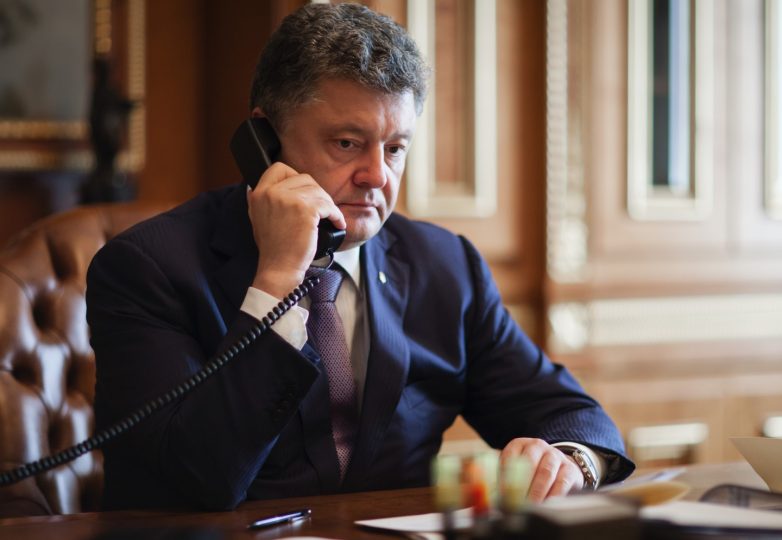 Порошенко рассказал о телефонных переговорах с Путиным