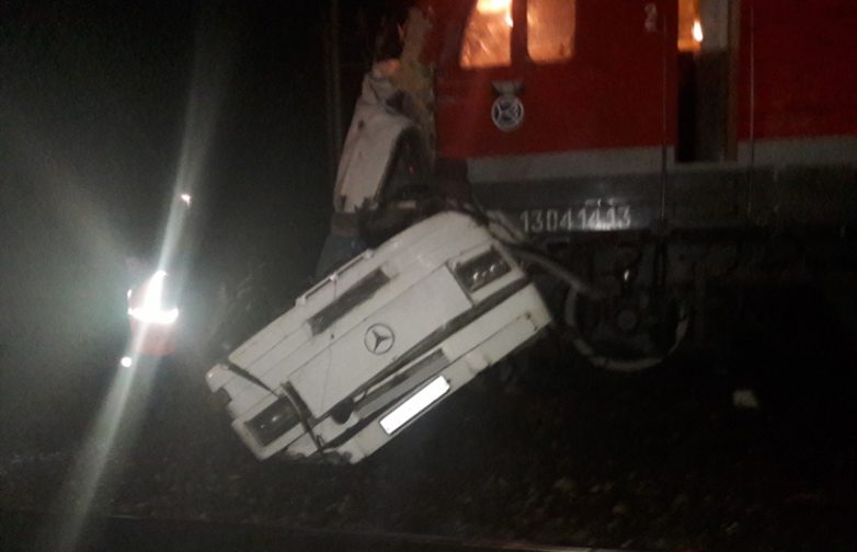 19 человек погибли под Владимиром при столкновении поезда с автобусом
