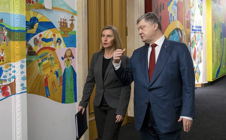 Порошенко пообещал наказать организаторов президентских выборов в Крыму