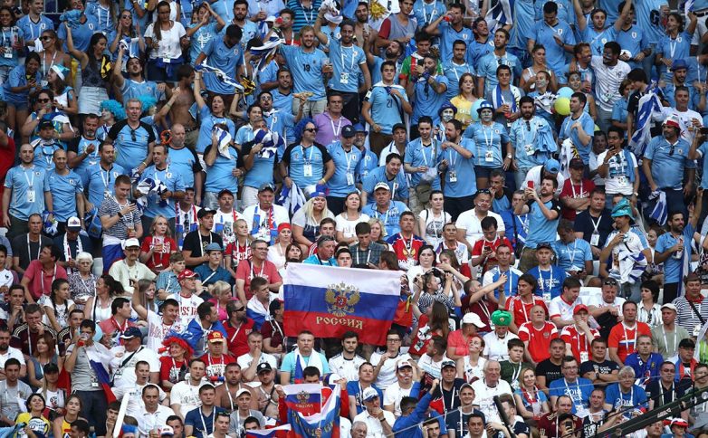 FIFA оштрафовала Россию за поведение болельщиков на матче со сборной Уругвая