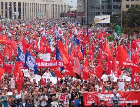В десятках городов России прошли митинги против пенсионной реформы