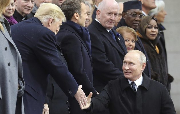 Путин и Трамп встретились в Париже