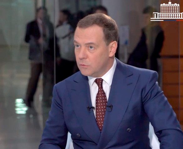 Медведев заверил, что через 6 лет благодаря нацпроектам в РФ «жить станет гораздо лучше»