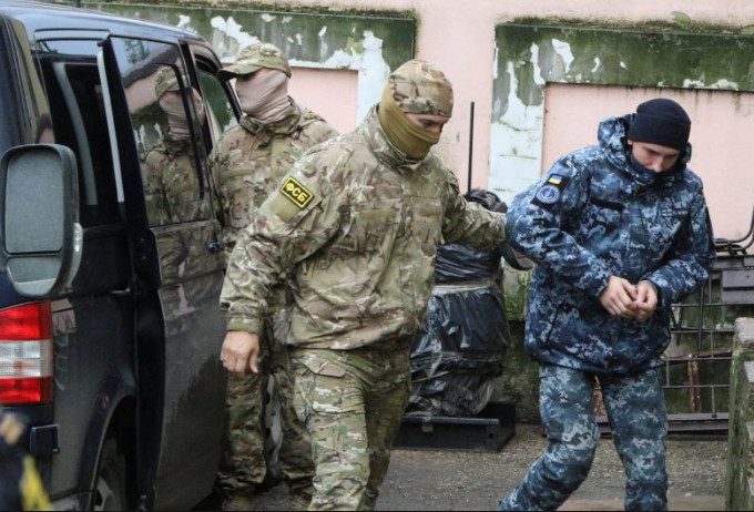Украина обратилась в Международный суд, требуя от России освободить моряков или признать факт вооруженного конфликта