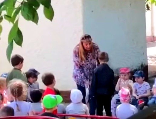 Заведующая детсадом в Краснодаре заставила 5-летнего дагестанца целовать русскую землю