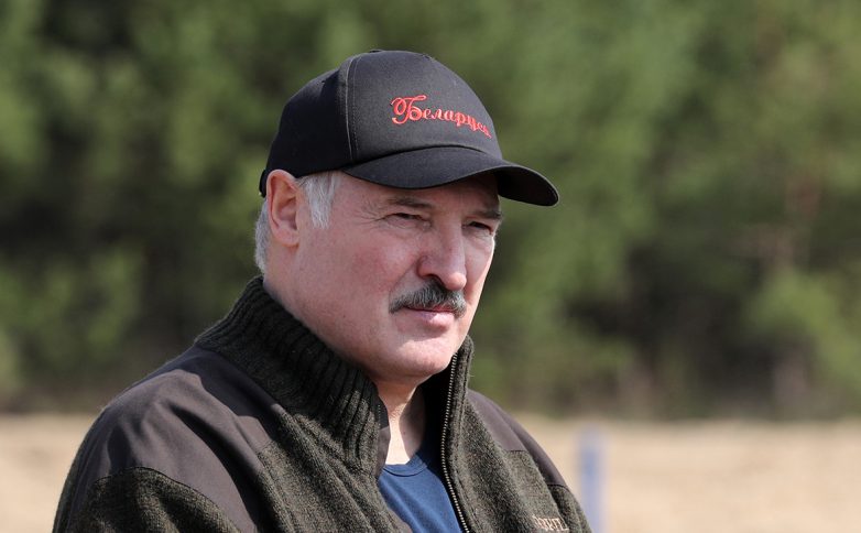 Лукашенко заявил о перенявших метод Белоруссии России и Западе