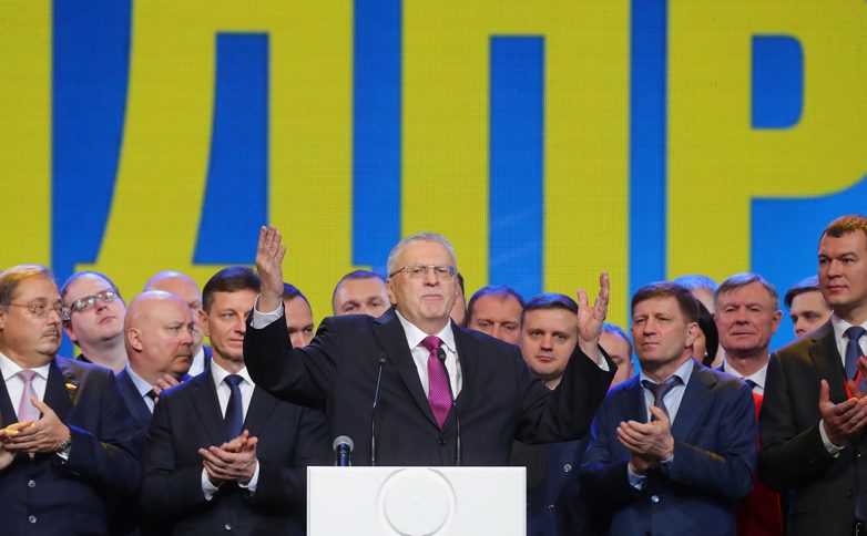 Жириновский пригрозил сложением полномочий всех депутатов ЛДПР