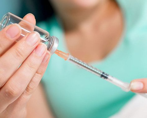 Представители российской элиты получили доступ к вакцине от коронавируса еще в апреле