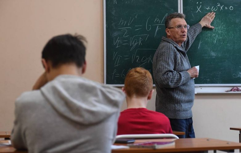 Новый учебный год в российских школах начнется 1 сентября в обычном формате