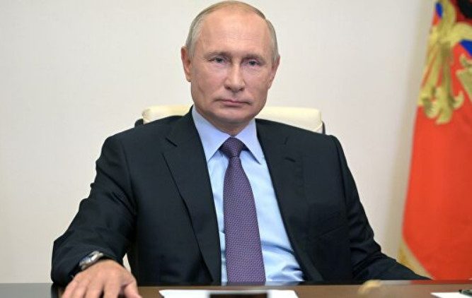 Путин наградил дипломатов, ученых и деятелей культуры и искусства