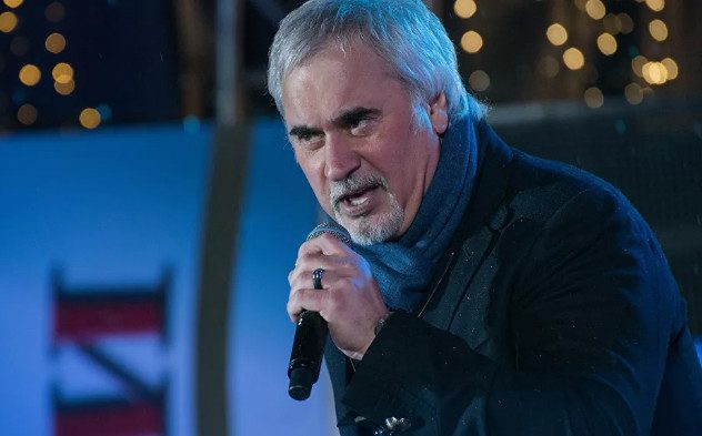 Меладзе призвал артистов к бойкоту съемок в новогодних программах
