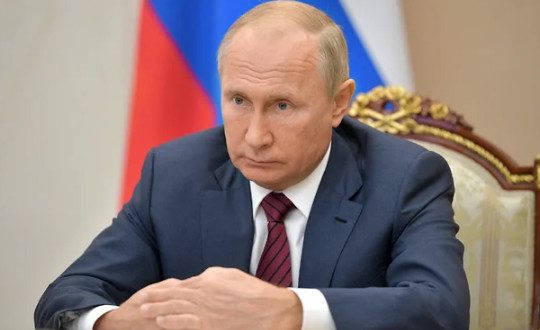 Путин поручил начать вакцинацию от коронавируса уже на следующей неделе