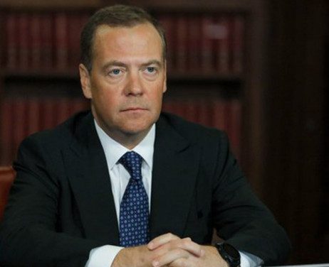 Медведев заявил о готовности властей отключить Россию от глобальной сети, «если у кого-то совсем снесет голову»