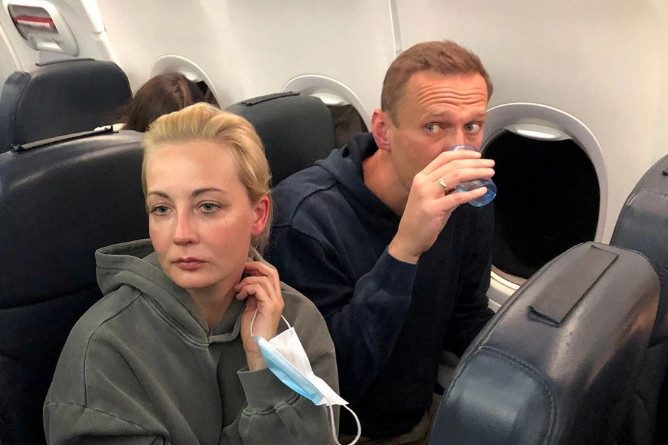 3 версии неожиданного отъезда Юлии Навальной в Германию