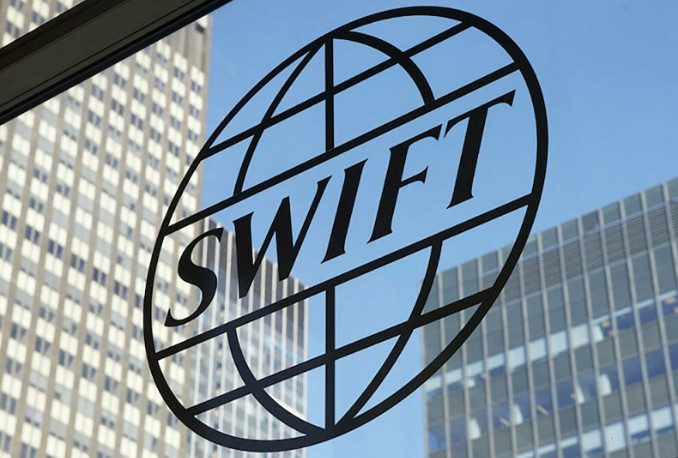 Названы 5 способов обойти отключение России от SWIFT