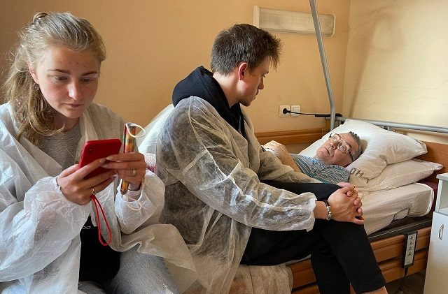 Семья из Подмосковья из-за ошибки врачей похоронила чужого дедушку