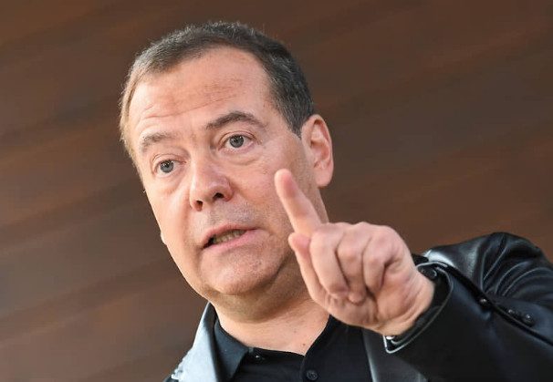 Медведев заявил о 5-й фазе пандемии