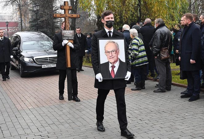 Дочь и внуки не пришли на похороны Игоря Кириллова