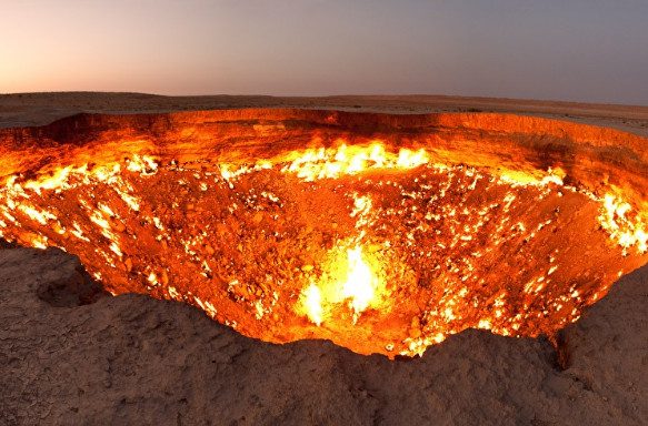 В Туркменистане решили потушить газовый кратер «Врата ада»