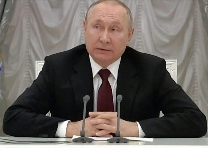 Путин рассказал, будут ли вводить в России военное положение