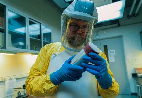 Глава комиссии Lancet признал лабораторное происхождение коронавируса