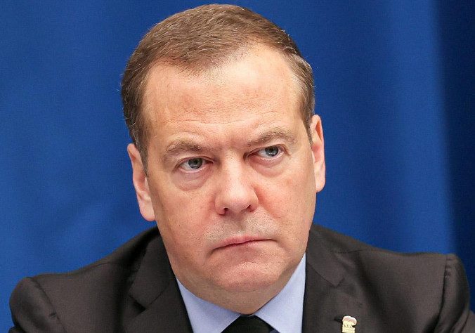 Медведев пригрозил НАТО из-за поставок ЗРК «Patriot» Украине