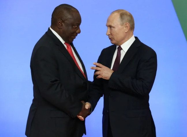 В ЮАР попросили Путина не приезжать на саммит БРИКС