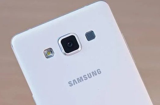В Правительстве обсуждают запрет параллельного импорта смартфонов Samsung и LG