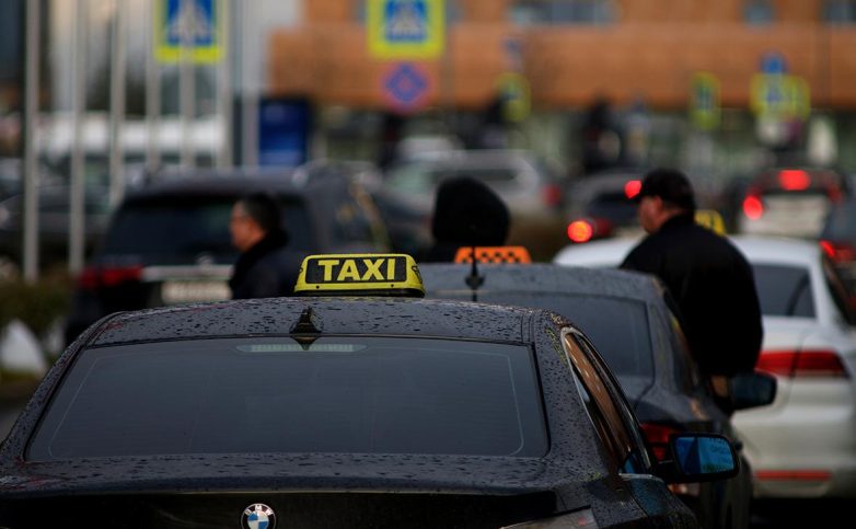 Совет Федерации предлагает контролировать цены на автомобили такси