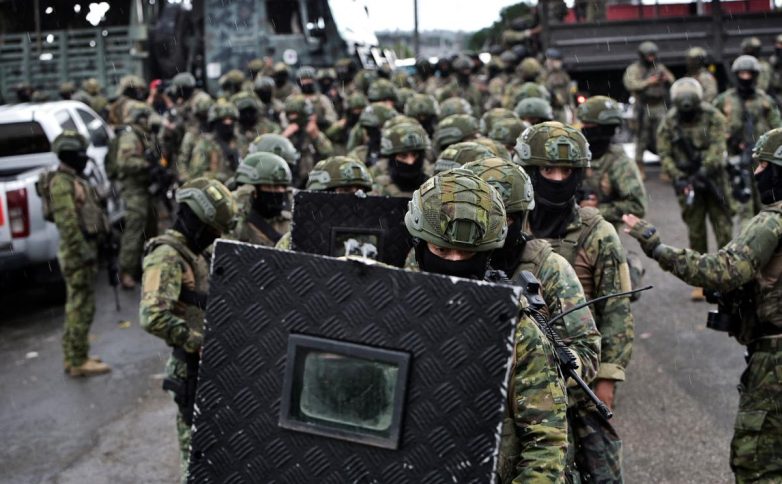 Из-за мятежа мафии в столицу Эквадора стянули танки