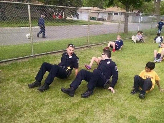 Такие веселые полицейские