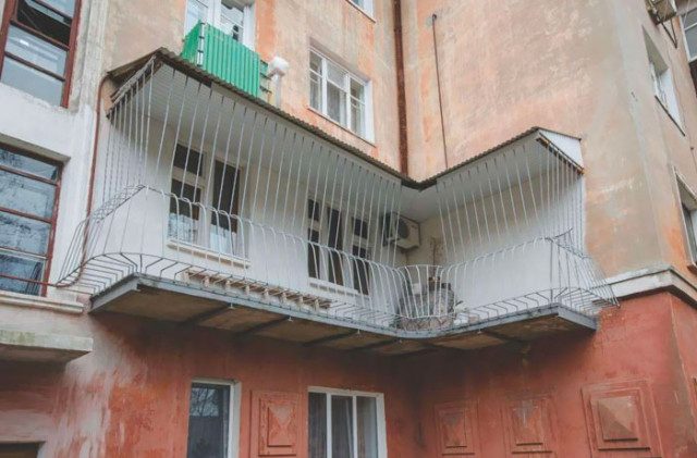 Забавные, странные и нелепые балконы