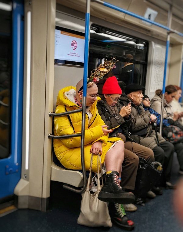 Чудаки и модники, которых можно встретить в метро