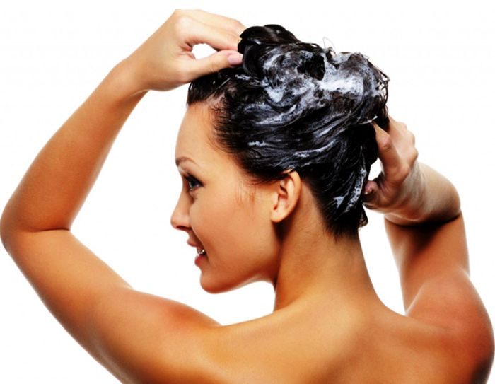 Как ухаживать за волосами зимой: 10 бьюти-советов на каждый день