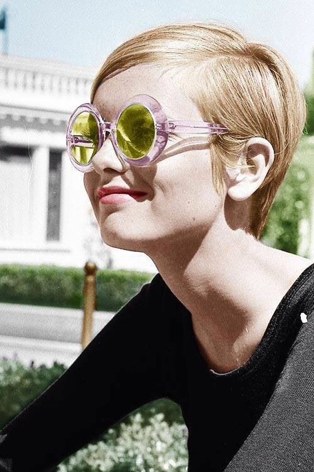 Модные солнцезащитные очки 60-х