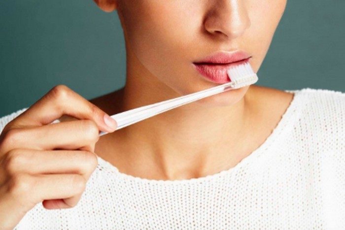 Как увеличить губы без уколов