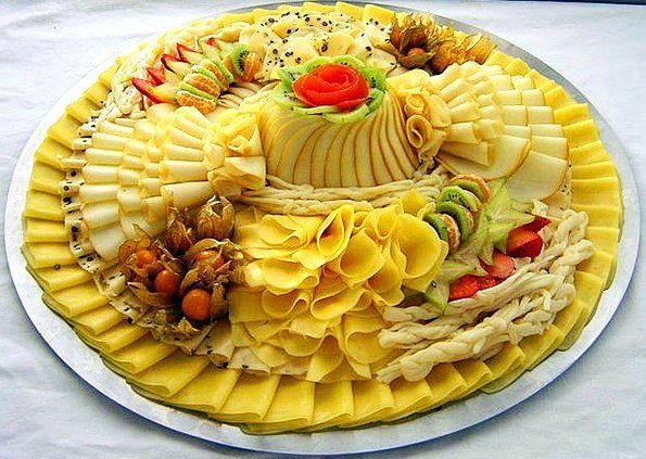 Идеи сырных и мясных нарезок на праздничный стол