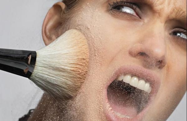 Ошибки макияжа, которые только подчеркивают морщины