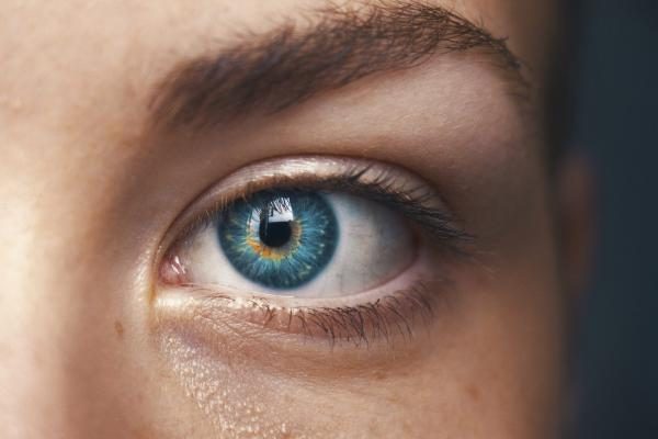Секреты правильного ухода за кожей вокруг глаза