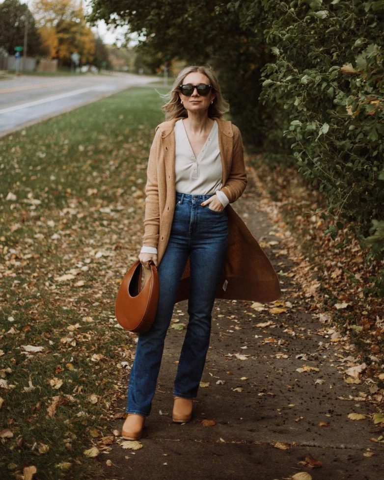С чем носить джинсы дамам 40 лет осенью