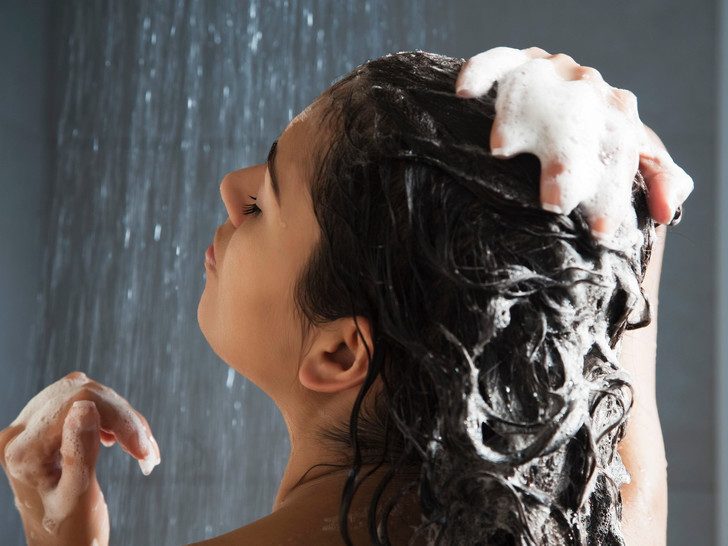 Привычки, из-за которых волосы быстрее становятся грязными