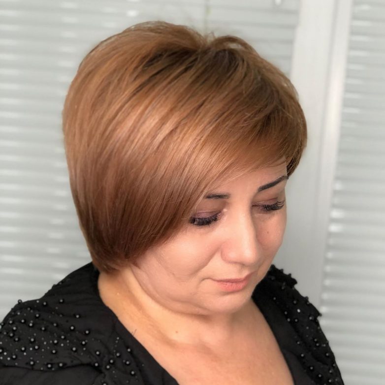 Стрижки для женщин старше 50 лет на короткие прямые волосы